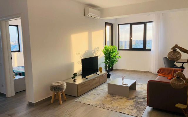 SOHO Apartment - City View with Rooftop Garden