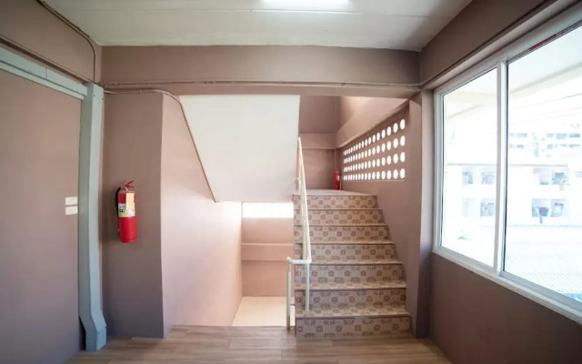 Sukhum Sukhumvit-Onnut Guest House