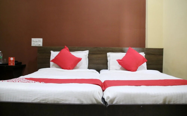 OYO 23423 Hotel Malabar Palace