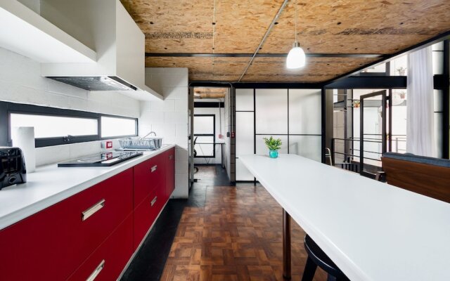 Cozy Loft with Balcony