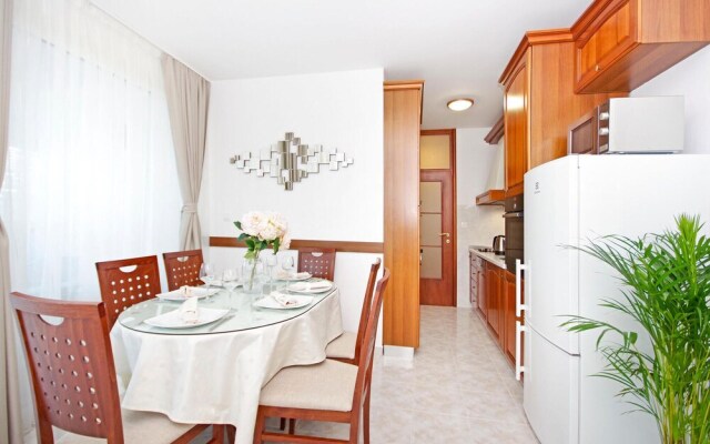 Awesome Apartment in Split With Wifi and 3 Bedrooms
