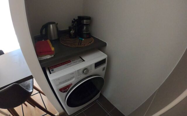 Apartment With Pool Access