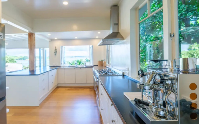 Koi Waiheke with private beach access