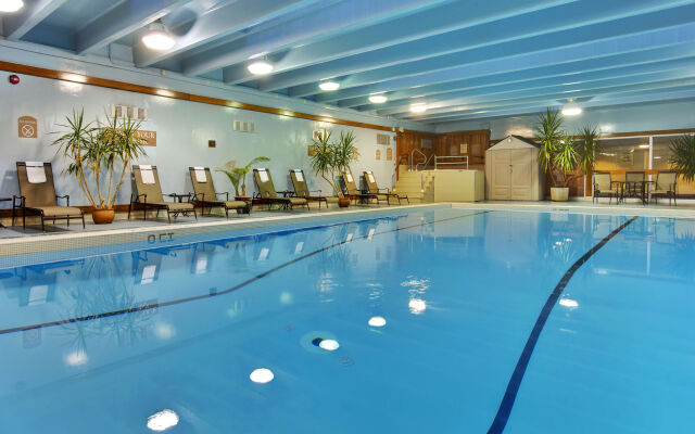 Four Points by Sheraton Point Edward Sarnia