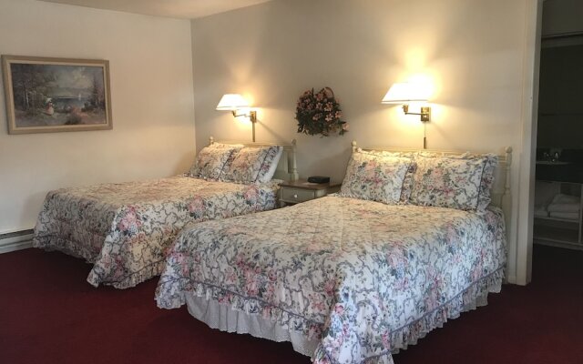 Crescent Lodge and Country Inn - Adults Only