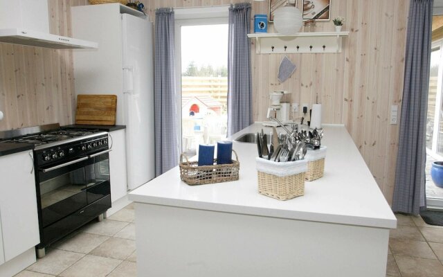 Elite Holiday Home in Vinderup With Private Pool