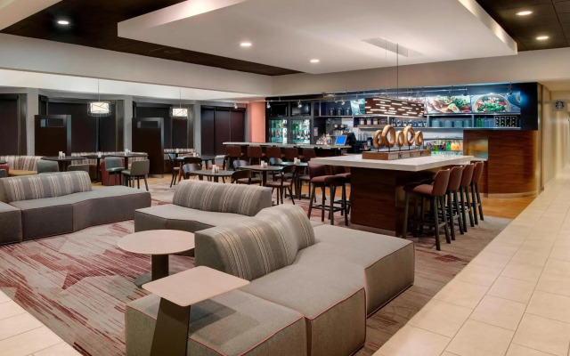 Courtyard by Marriott Savannah Midtown