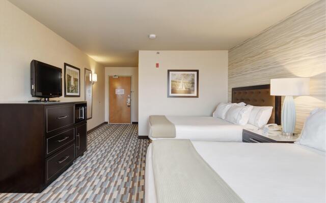 Holiday Inn Express Hotel & Suites Warwick-Providence (Arpt), an IHG Hotel