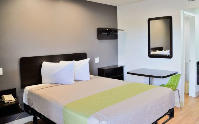 Studio 6 Buttonwillow, CA