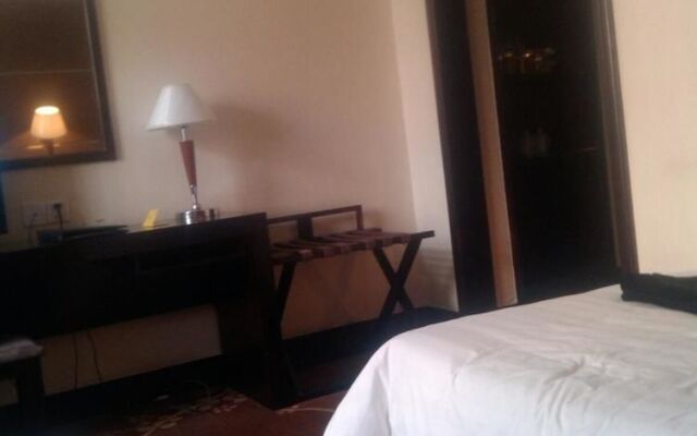 Zhongwei Hotel