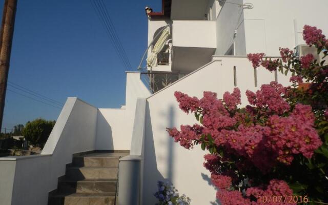 Zephyros Family Apartments 2
