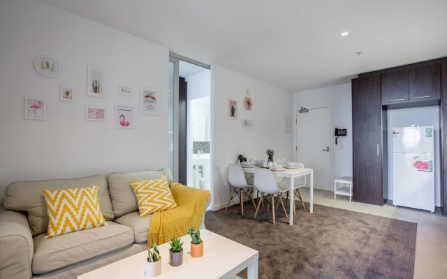 New Renovated & Cozy Apt Closes To Southern Cross