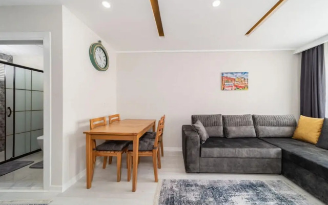 Lovely and Central Flat Near Beach in Antalya