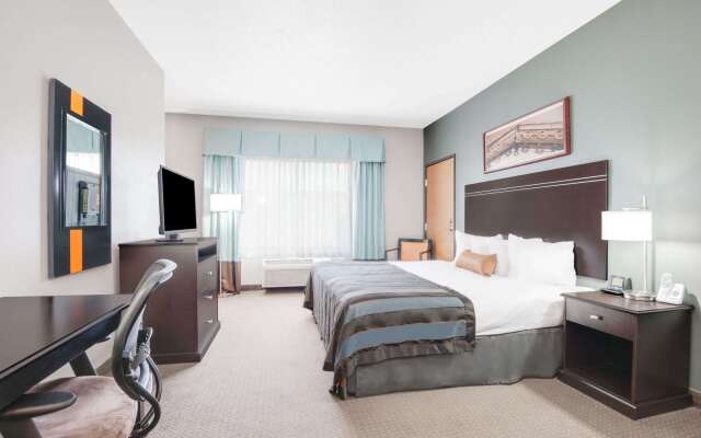 Wingate by Wyndham Gillette