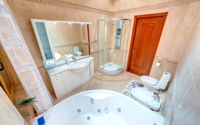 LUX Apartments Shelkovichnaya