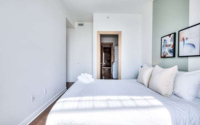 The taliane Superbe Condo 2BDR Montreal