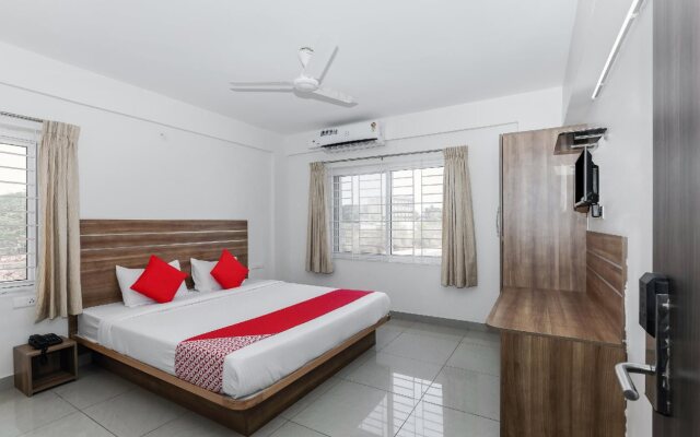 The Red Lotus Premium By OYO Rooms