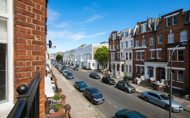 Stunning 2BR Home in West Kensington W/balcony