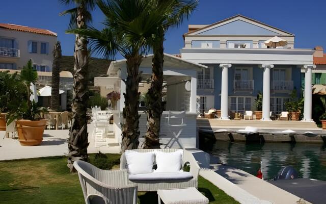 Port Alacati Hotel