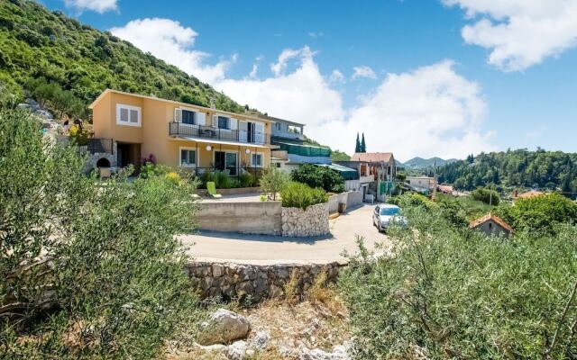 Sunrise Blace Apartments