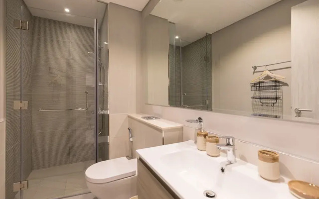 Quiet 1BR with river view