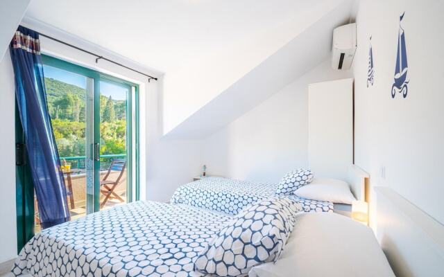 Amazing Home in Kneze With Wifi and 4 Bedrooms