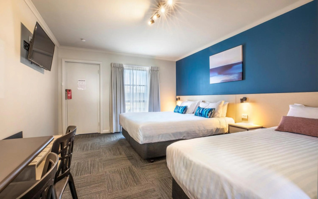 Nightcap at Riverside Hotel – Guest Rooms – Riverside