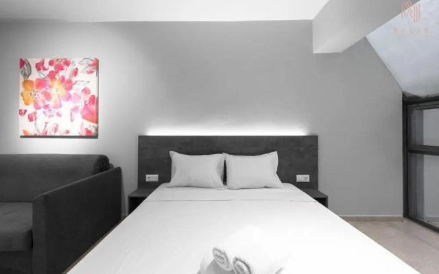 Modeco Nilie Hospitality MGMT