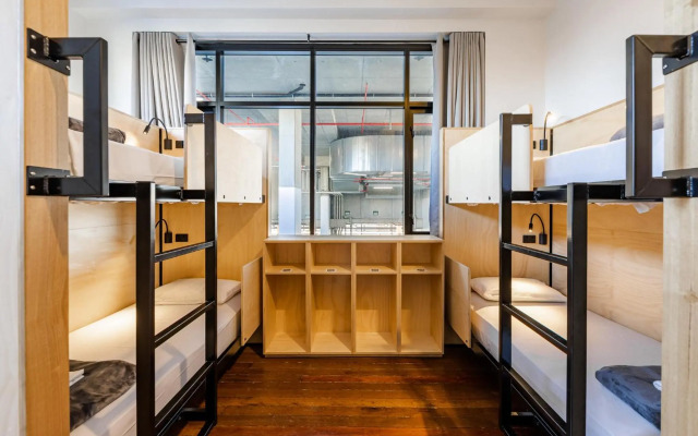 Bunk Backpackers