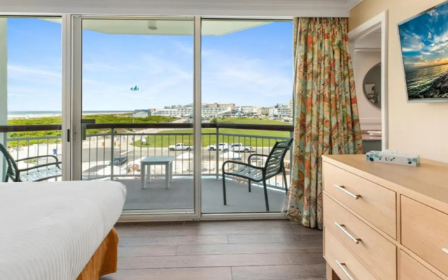 Port Royal Oceanfront Hotel