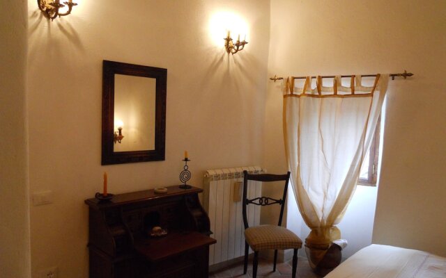 Guesthouse Runcini dormire in un borgo medievale