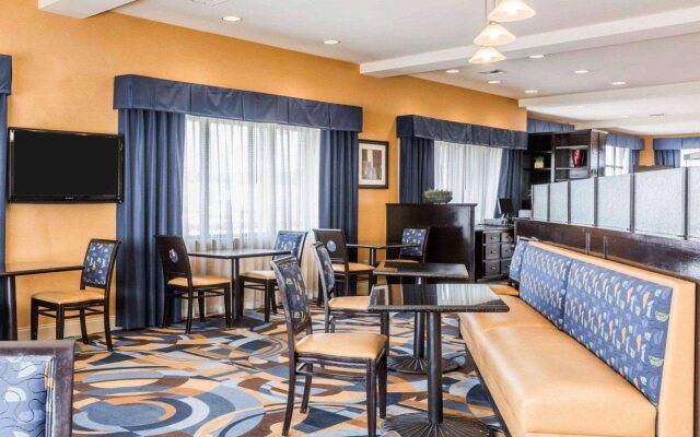 Comfort Suites Pell City I-20 exit 158