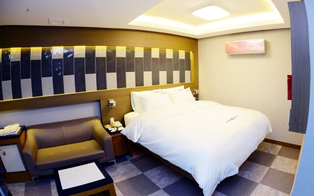 Sugar Hotel