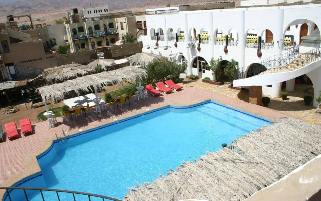 Yasmina Hotel
