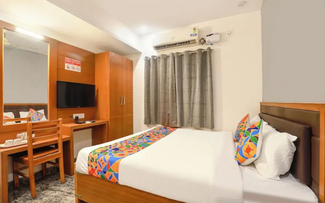 Fabhotel Lloyd’S Inn