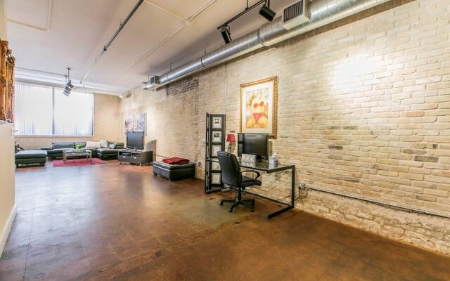 Downtown Loft by 6th St. Prime Sxsw!
