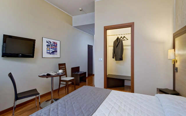 Отель Jr Hotels Gate 7 Bologna 