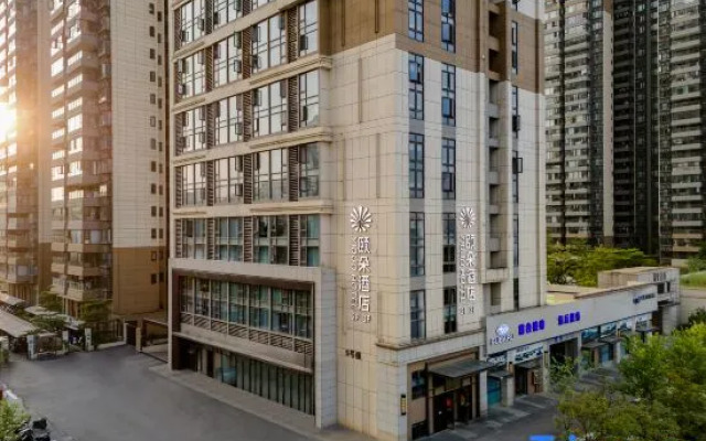 Yiduo Hotel (Longguang Provence Jiangnan Park Subway Station Branch)