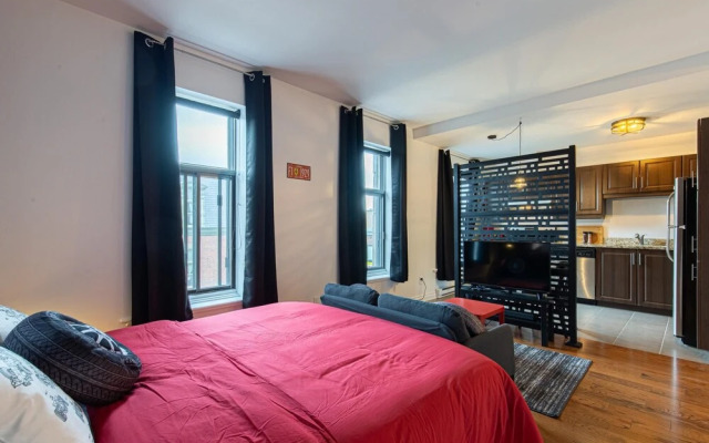M11 The Grand Prix Suite In the Heart of MTL