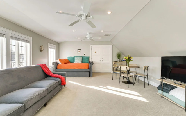 Bike & Kayak: Lakefront Prospect Heights Home