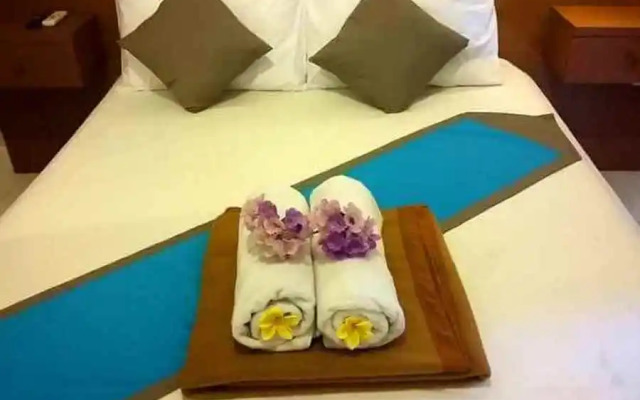 RedDoorz At Kerobokan Seminyak 2