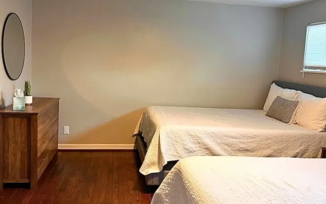 Modern 2 Bed Near Rice University