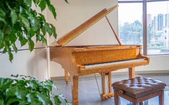 Lanyue Hotel (Foshan Gaoming Jinjun Plaza)