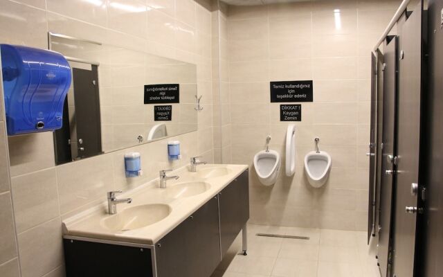Can Pansiyon Apart - Caters to Men - Hostel