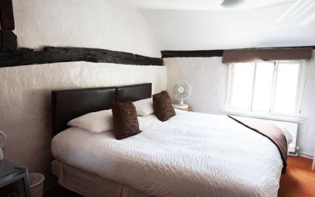Ship Stores Guest House