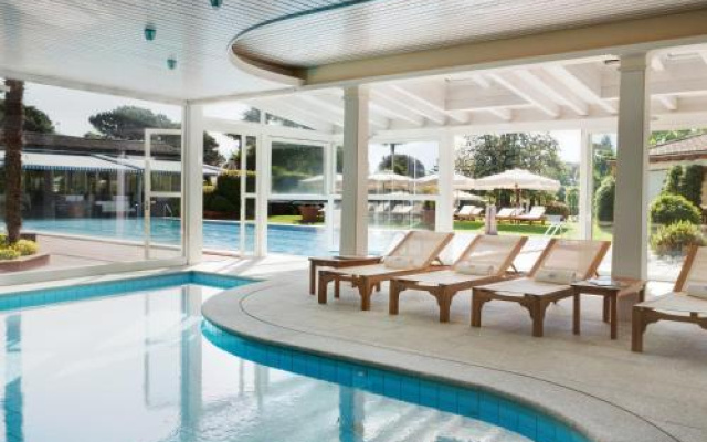 Villa Delta Suites House