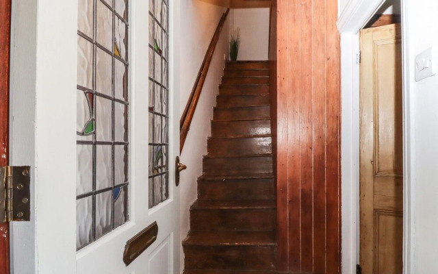 8 Lune Street
