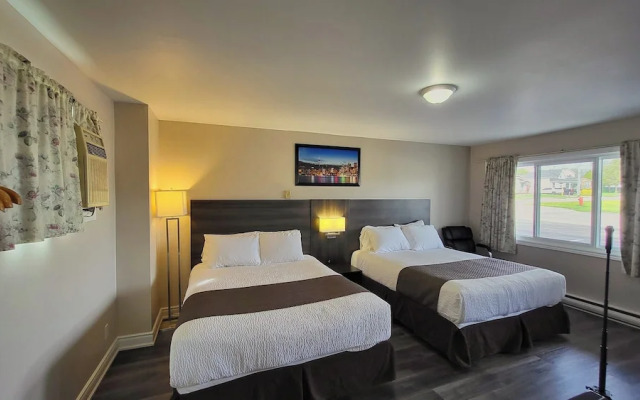 Maple Leaf Inn & Suites