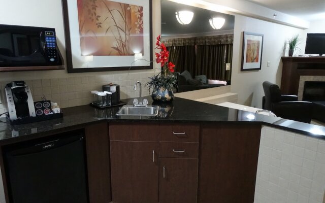 Ramada Weyburn