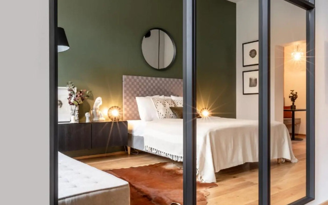 TurnKey Apartment Train Station